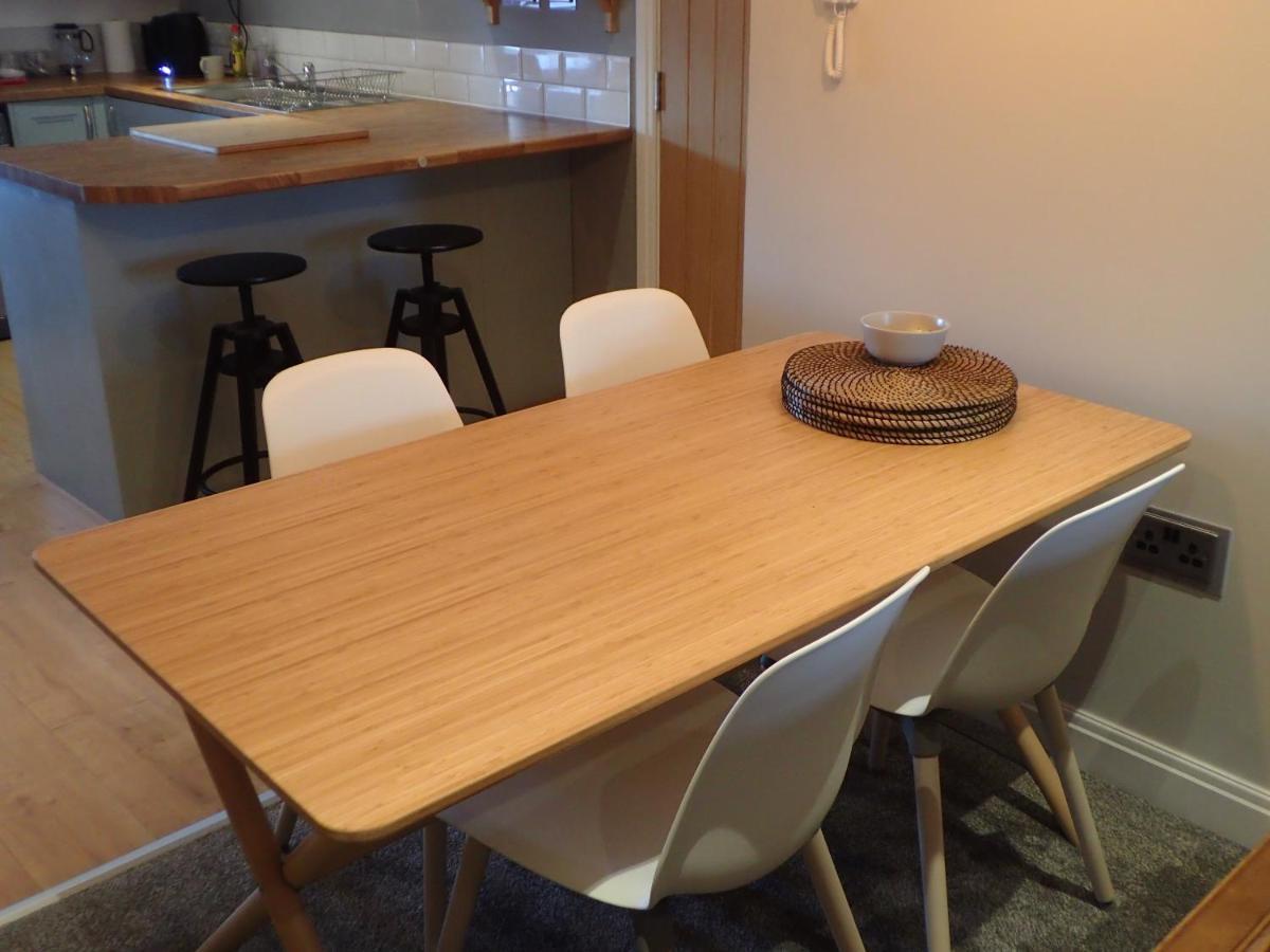Modern Town Apartment With Terrace เวสต์เคอร์บี ภายนอก รูปภาพ